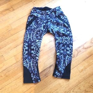 Reebok small black white geometric print leggings